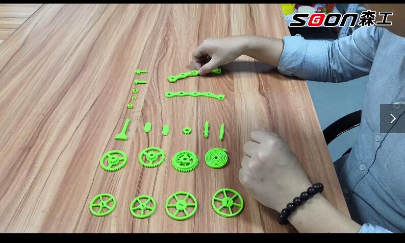 小老弟，快来看神奇3d打印发条车